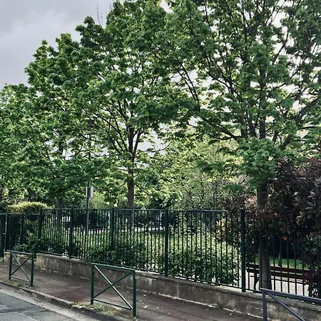 아파트 Lumiere Parisienne Moderne Lumineux Et Spacieux De 66m2 Metro L13 Parking Terrasse Et Ascenseur 말라꼬프