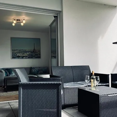 Lumiere Parisienne Moderne Lumineux Et Spacieux De 66m2 Metro L13 Parking Terrasse Et Ascenseur Appartement Malakoff