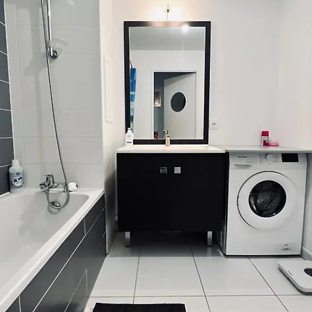 Appartement Lumiere Parisienne Moderne Lumineux Et Spacieux De 66m2 Metro L13 Parking Terrasse Et Ascenseur *