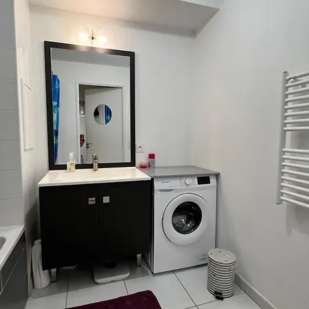 Lumiere Parisienne Moderne Lumineux Et Spacieux De 66m2 Metro L13 Parking Terrasse Et Ascenseur * 马拉科夫