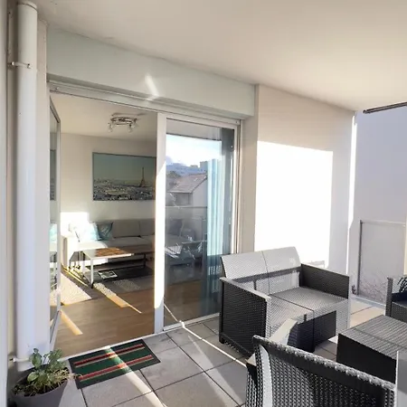 Lumiere Parisienne Moderne Lumineux Et Spacieux De 66m2 Metro L13 Parking Terrasse Et Ascenseur 아파트