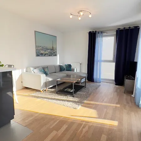 Lumiere Parisienne Moderne Lumineux Et Spacieux De 66m2 Metro L13 Parking Terrasse Et Ascenseur 아파트 말라꼬프