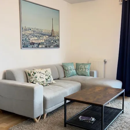 Lumiere Parisienne Moderne Lumineux Et Spacieux De 66m2 Metro L13 Parking Terrasse Et Ascenseur